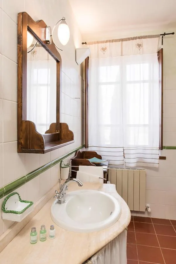 Borgo Tre Rose Otel Valiano İtalya